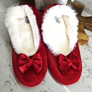 Avon Red Holiday Bow Slipper Size Large